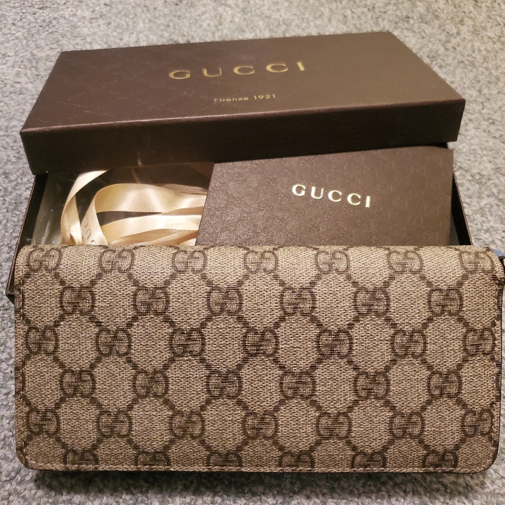 Gucci Wallet - Picture 2 of 10